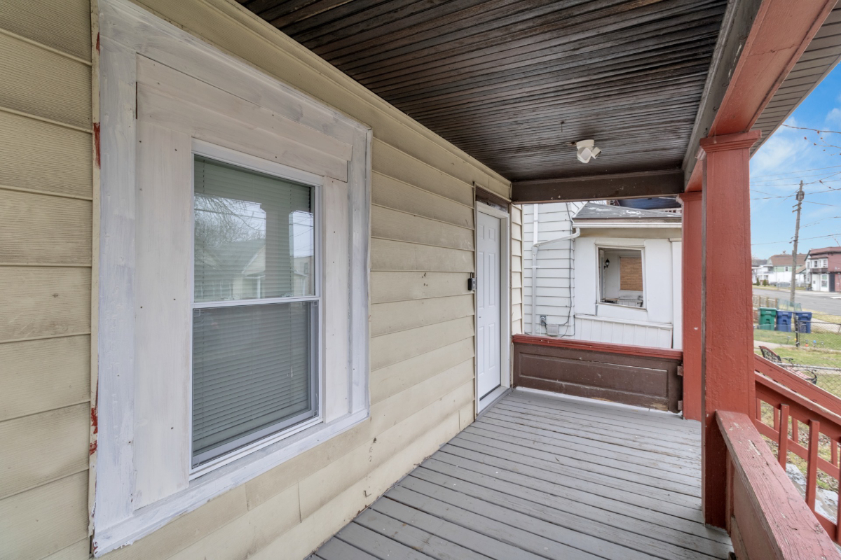 Single Family Duplex Private House - Photo 4