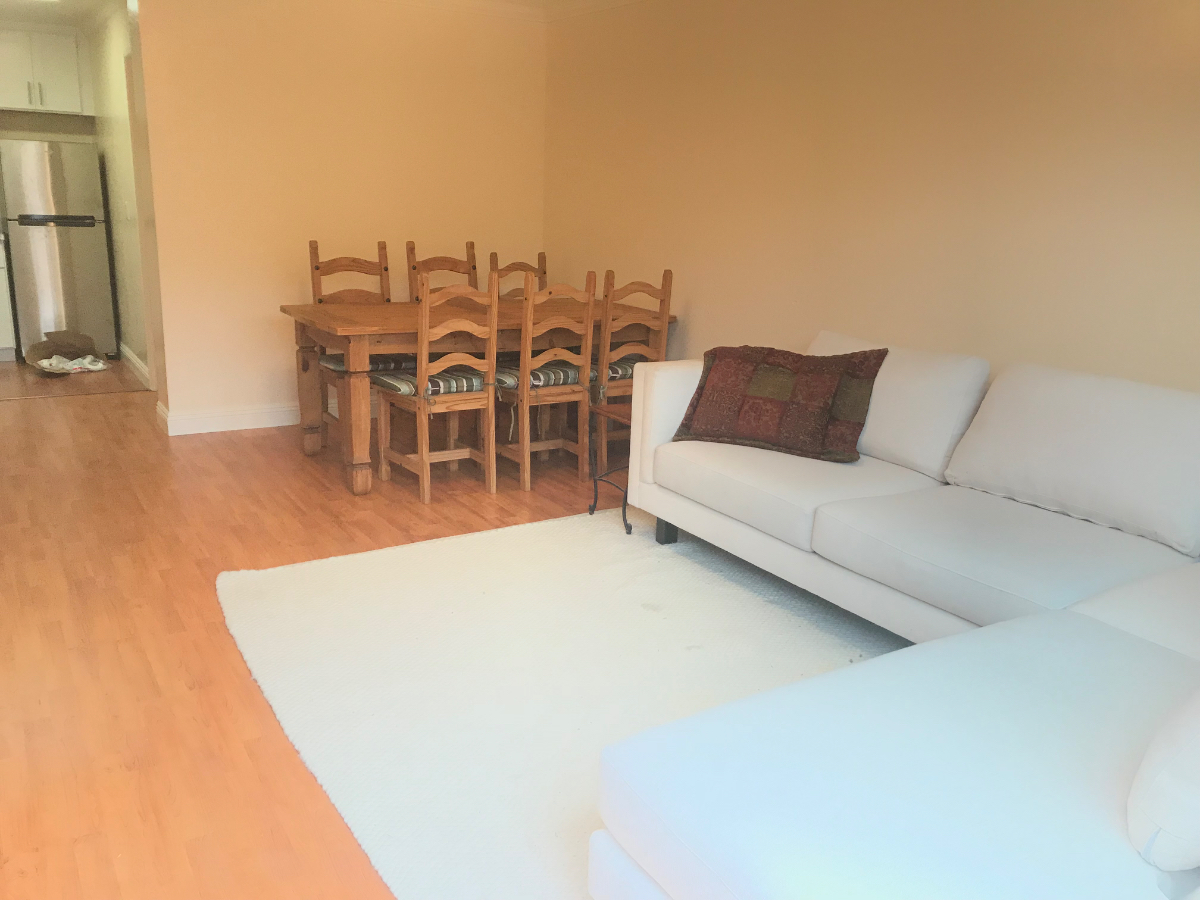 Large 1 bed apt with Patio and extra storage private entrance - Photo 4