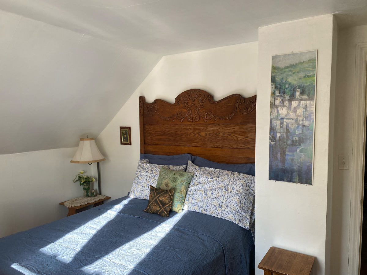 great neighborhood with house share - Photo 1