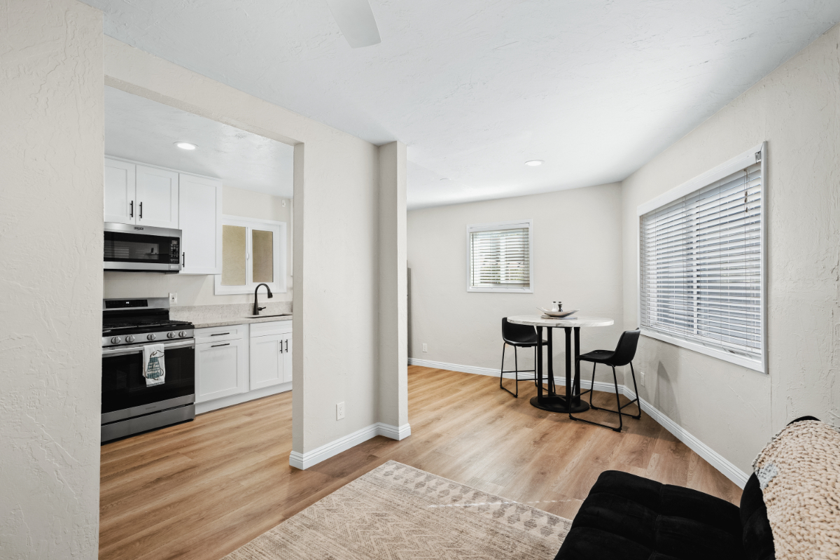 Spacious Suite - Minutes to Everything - Photo 5