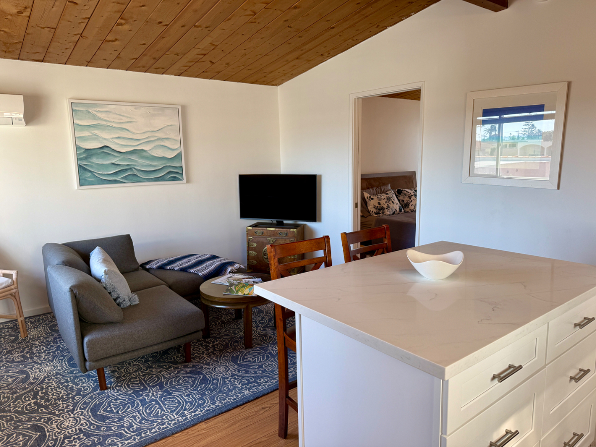Sun Filled Upstairs Unit in the Heart of Pacific Beach - Photo 5