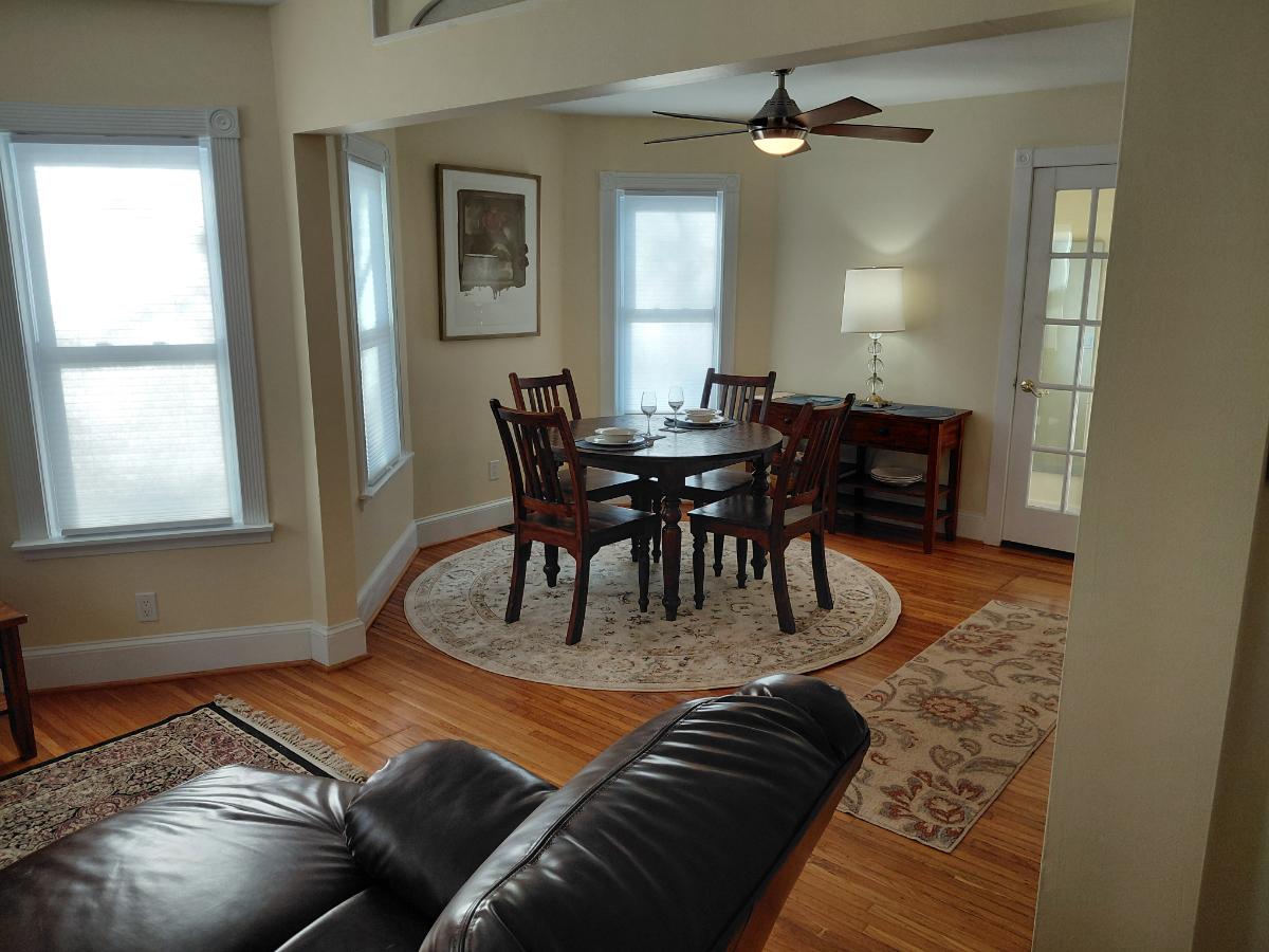 Open and cozy 3BR Strong U of R Highland Hospital Park Ave - Photo 3