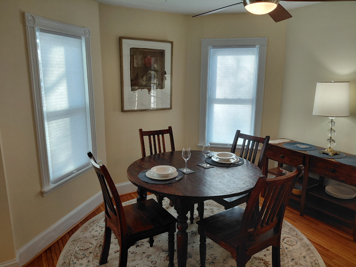 Open and cozy 3BR Strong U of R Highland Hospital Park Ave - Photo 2
