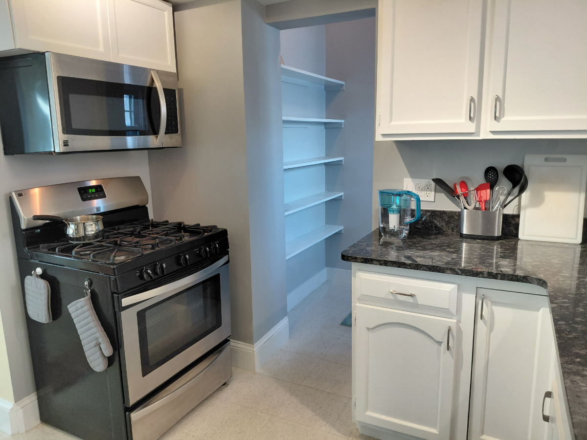 Open and cozy 3BR Strong U of R Highland Hospital Park Ave - Photo 9