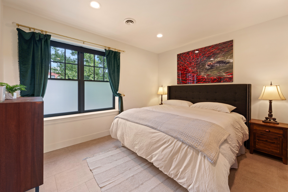 Bend Brownstone in heart of Old Mill Quarter - Photo 5