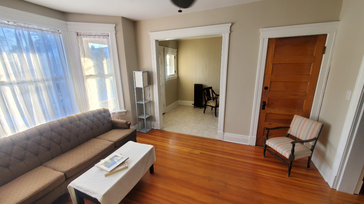 Warm inviting home away - Photo 5