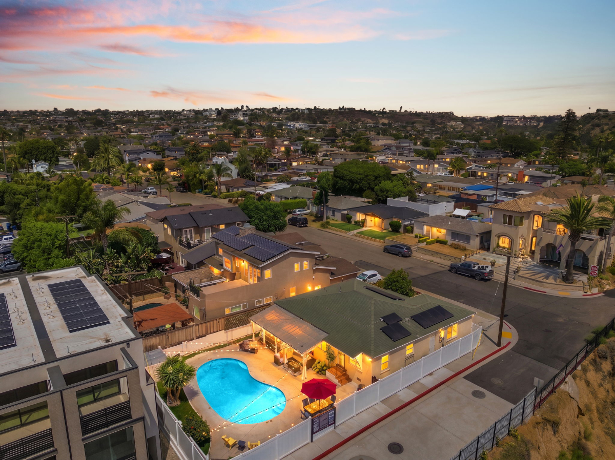 Bay Park, 4BR Home, Pool, Backyard, Views - Photo 6