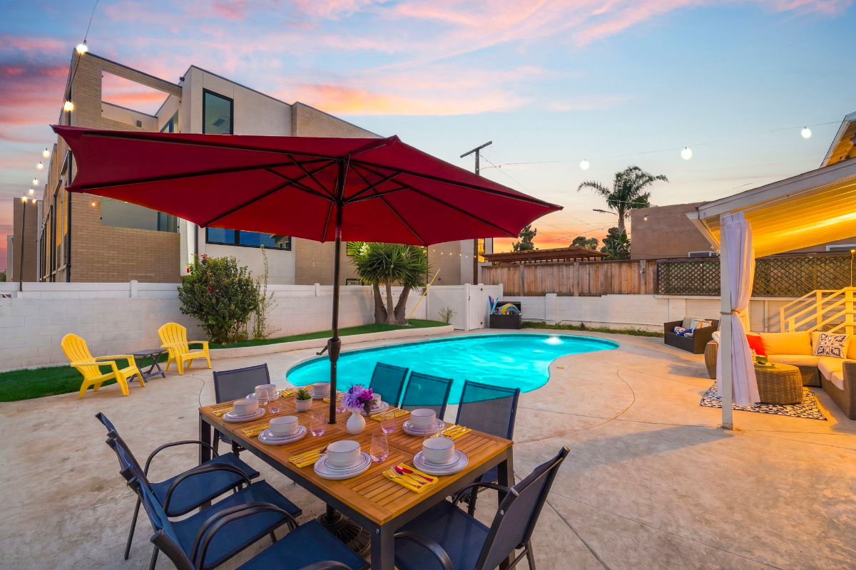 Bay Park, 4BR Home, Pool, Backyard, Views - Photo 1