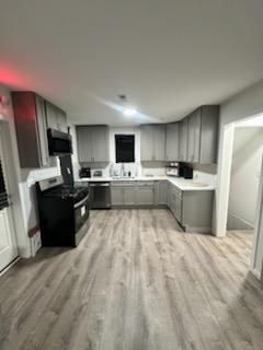 Spacious 6-Bedroom Home with Private Patio and All Utilities Included - Photo 5
