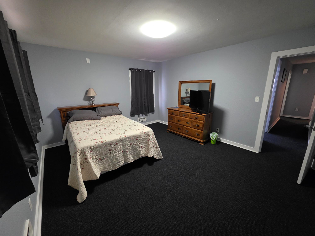 Private 3 bedroom house for rent (All utilities included) - Photo 3