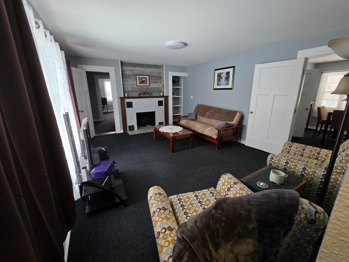 Private 3 bedroom house for rent (All utilities included) - Photo 6