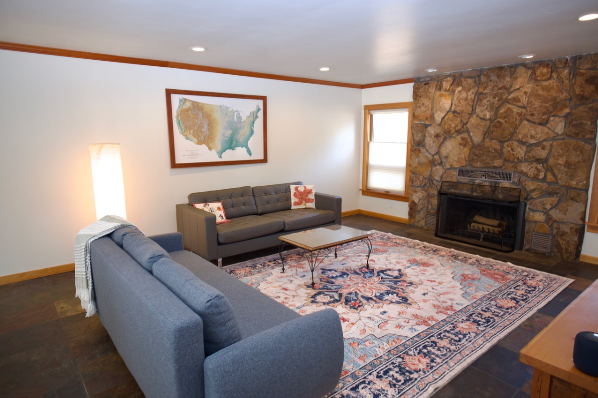 Freshly Built Retreat With Scenic Views And Expansive Outdoor Living - Photo 4
