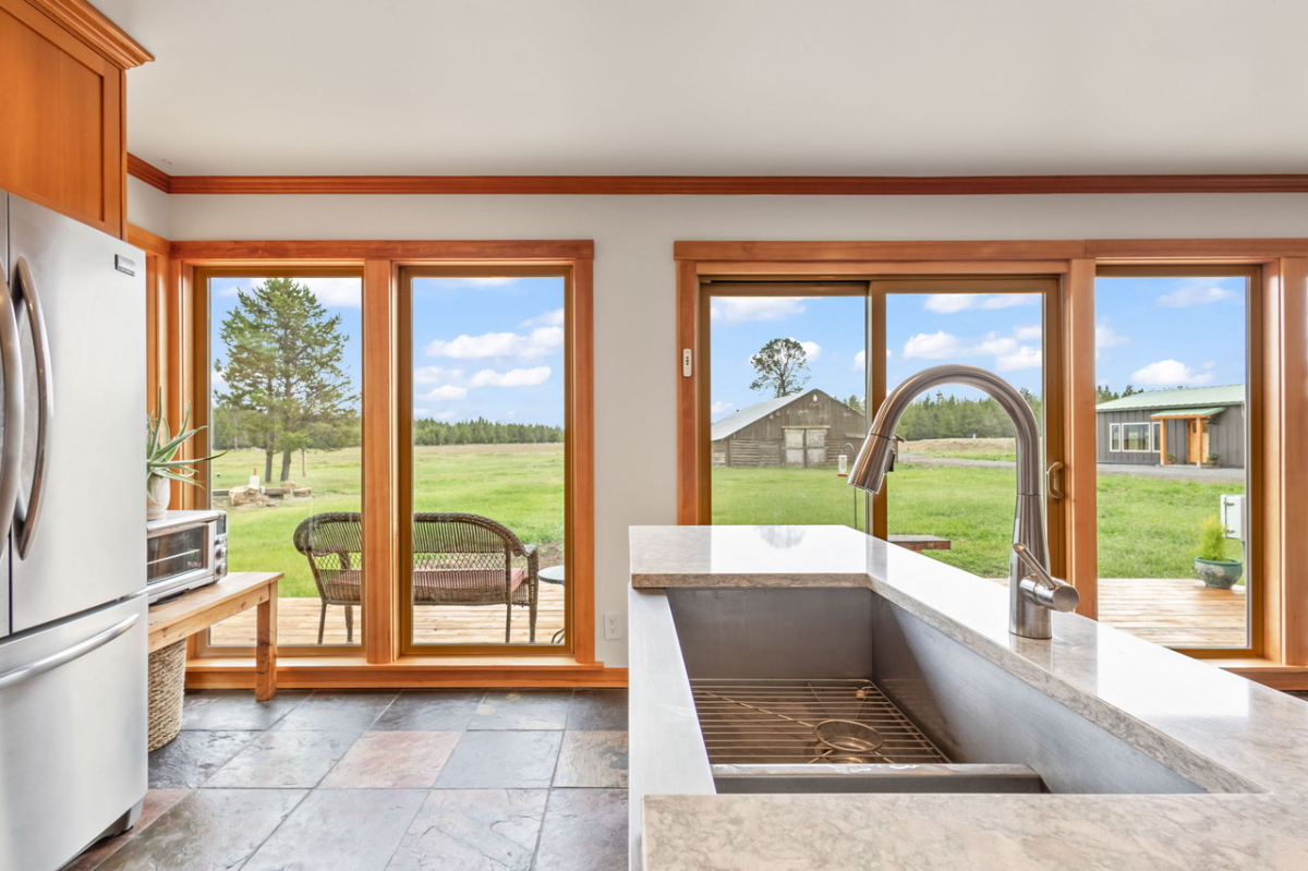 Freshly Built Retreat With Scenic Views And Expansive Outdoor Living - Photo 2