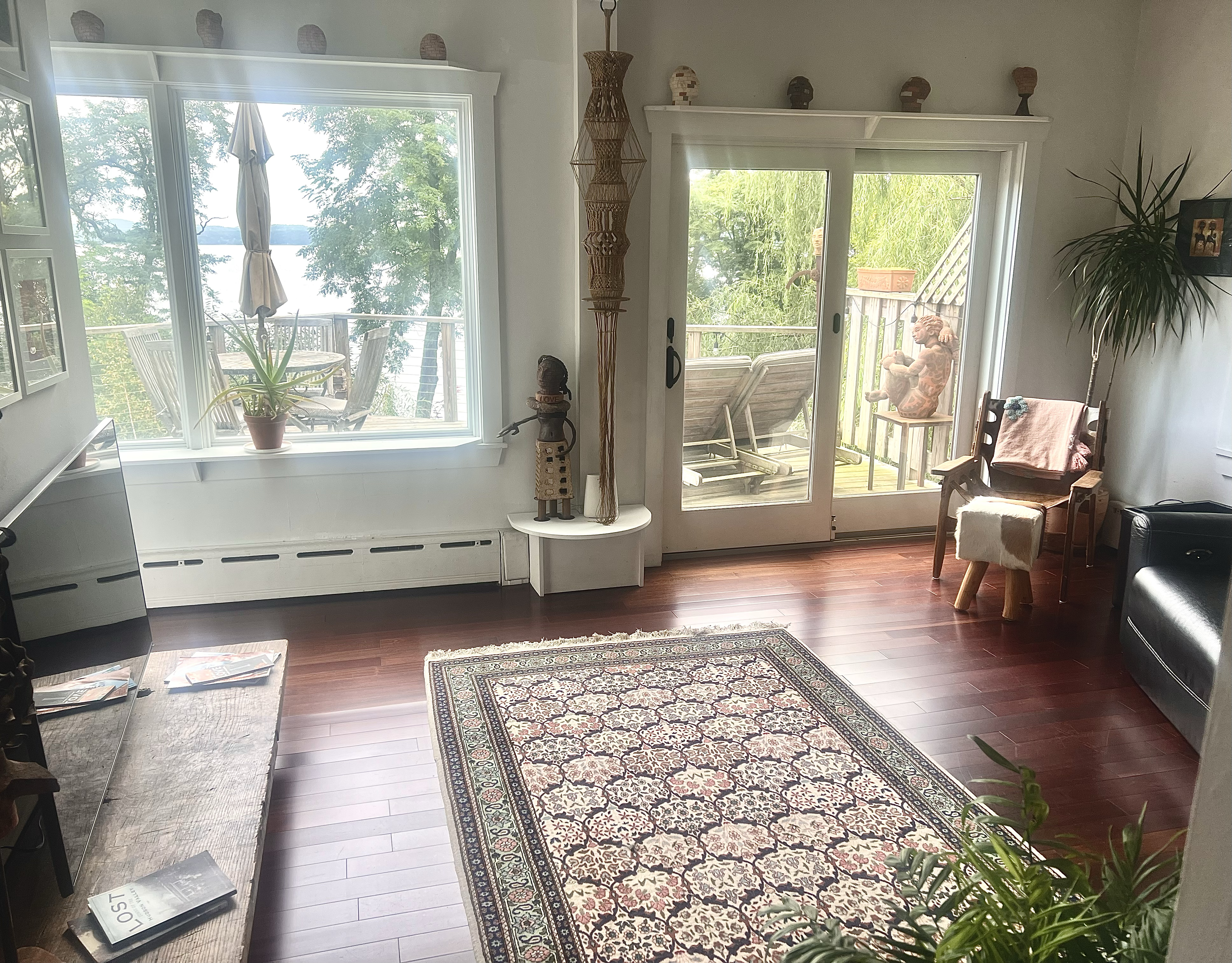 Amazing Waterfront Duplex w/ Stunning Views of the Hudson River plus Hot Tub - Photo 10