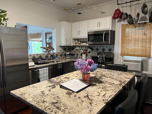 Amazing Waterfront Duplex w/ Stunning Views of the Hudson River plus Hot Tub - Photo 2