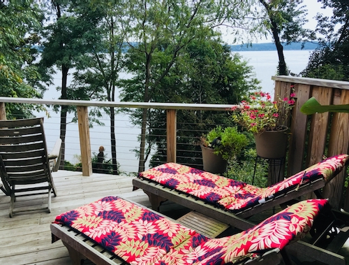 Amazing Waterfront Duplex w/ Stunning Views of the Hudson River plus Hot Tub - Photo 8