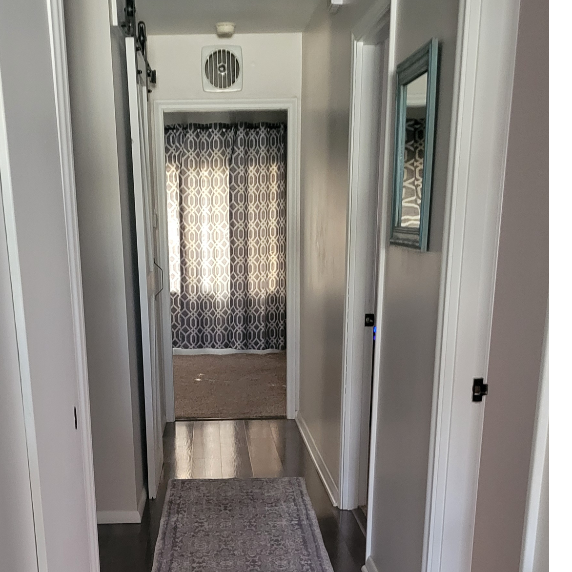Comfortable Furnished 2BR Home With Garage Starlink And Walk To Groceries Ideal For Travel Nurses - Photo 2