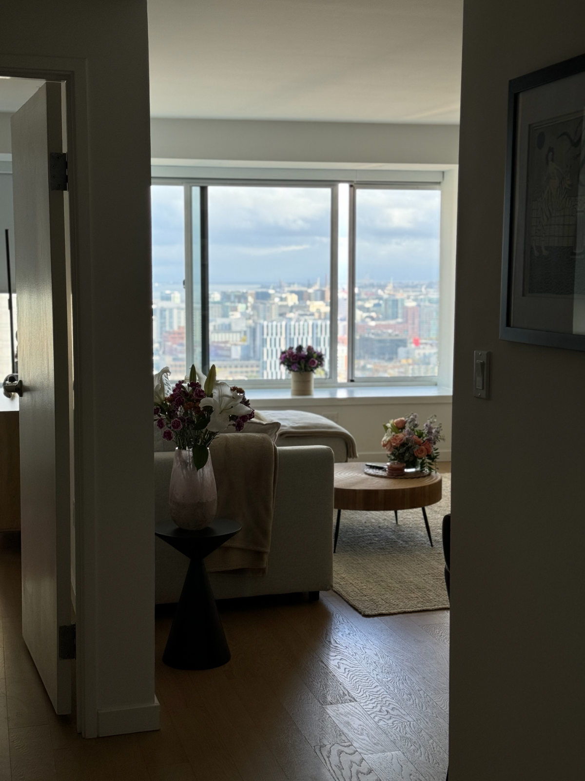 Modern 1BD/1BA High-Rise Condo in San Francisco - Photo 1
