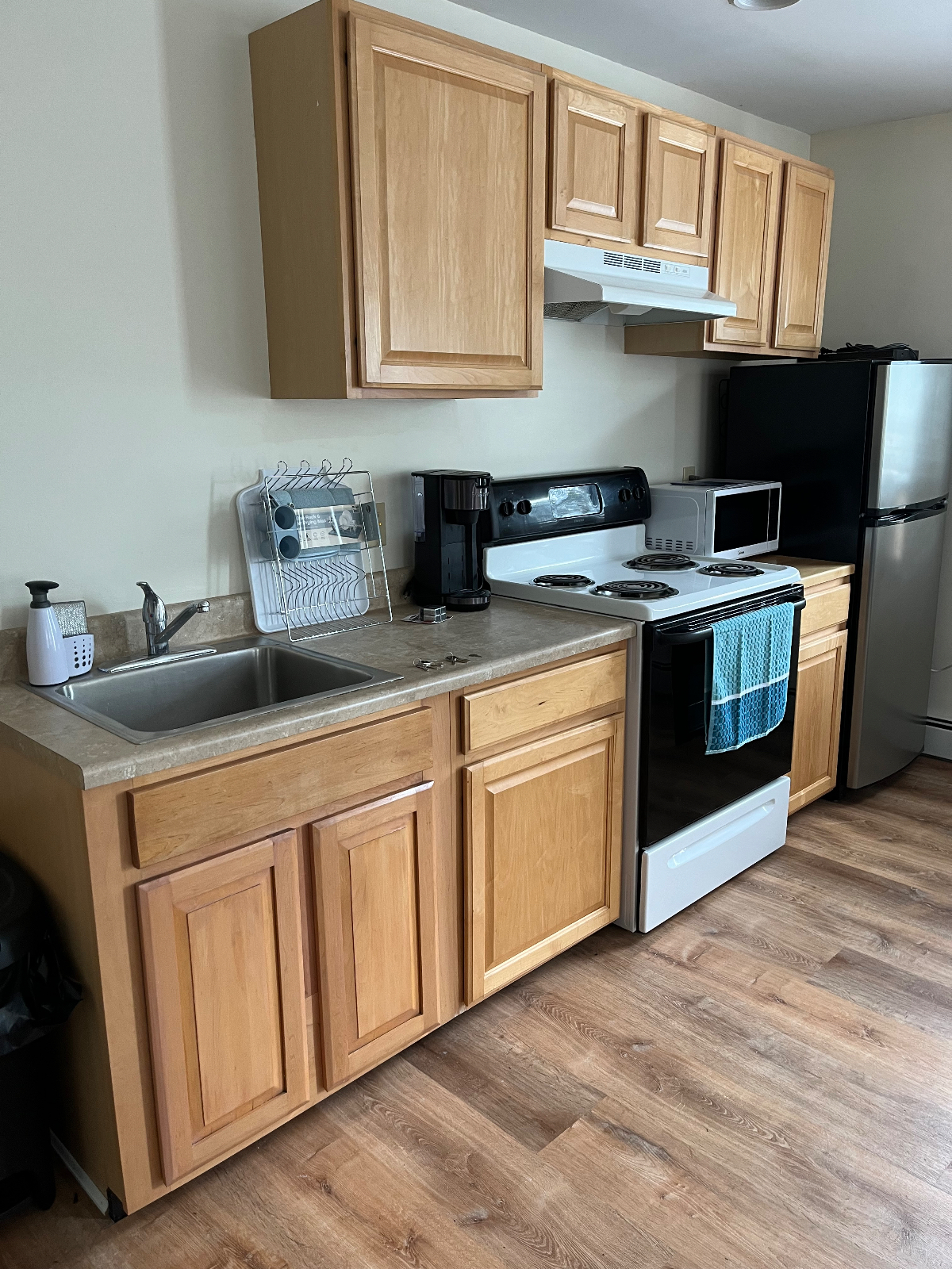 Cozy studio close to hospital and downtown Saratoga - Photo 8