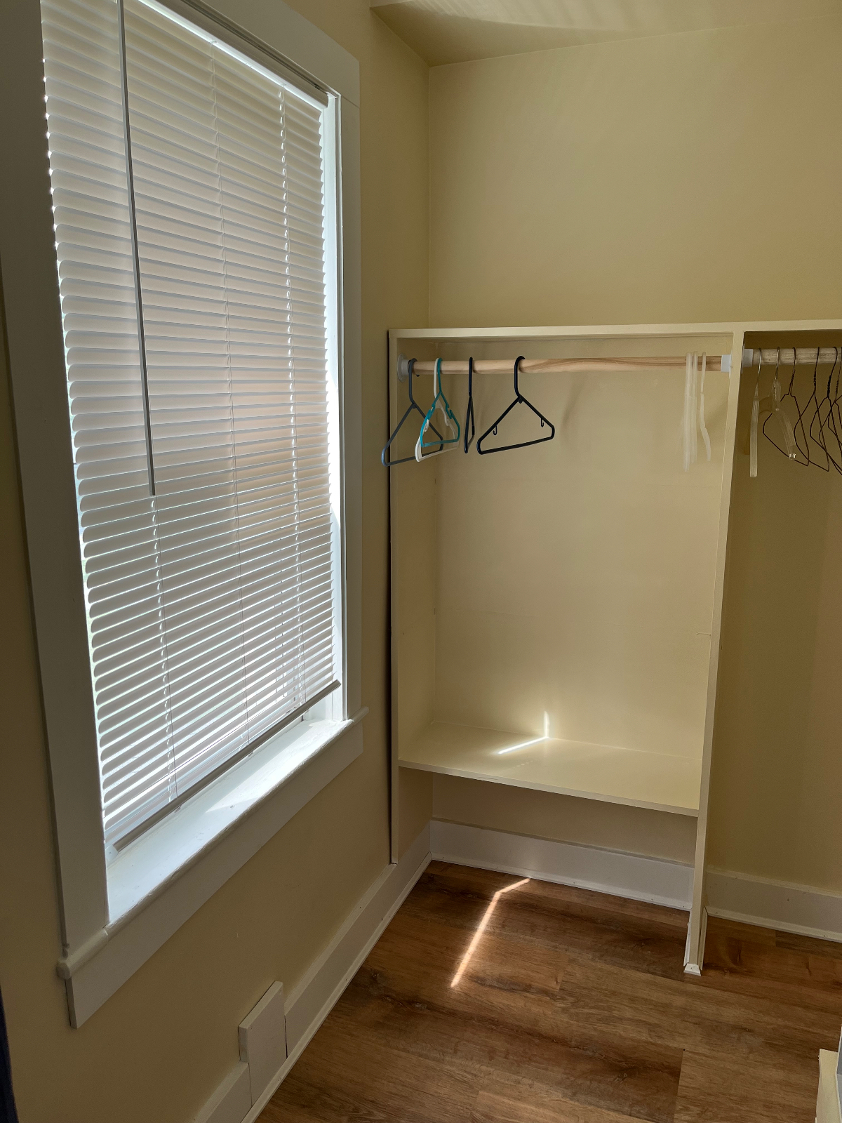 Cozy studio close to hospital and downtown Saratoga - Photo 9