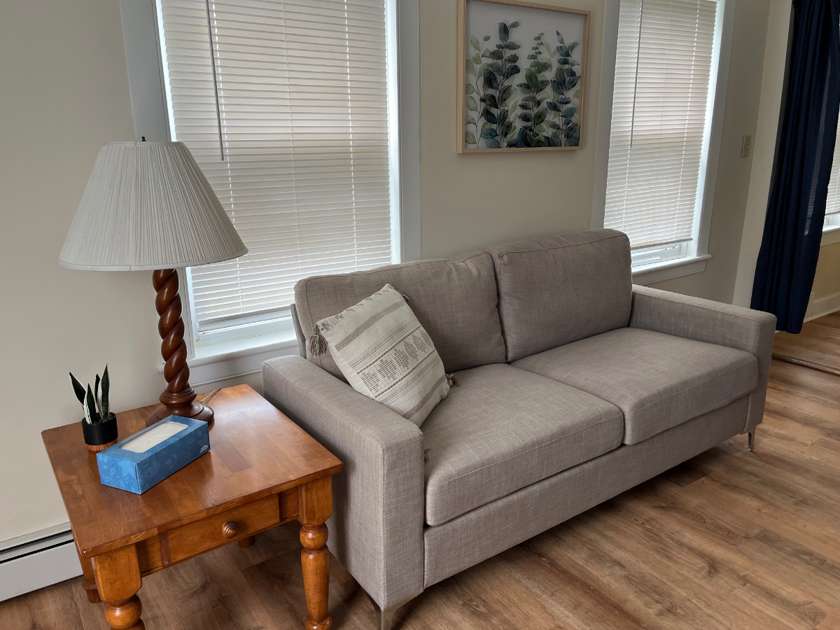 Cozy studio close to hospital and downtown Saratoga - Photo 11