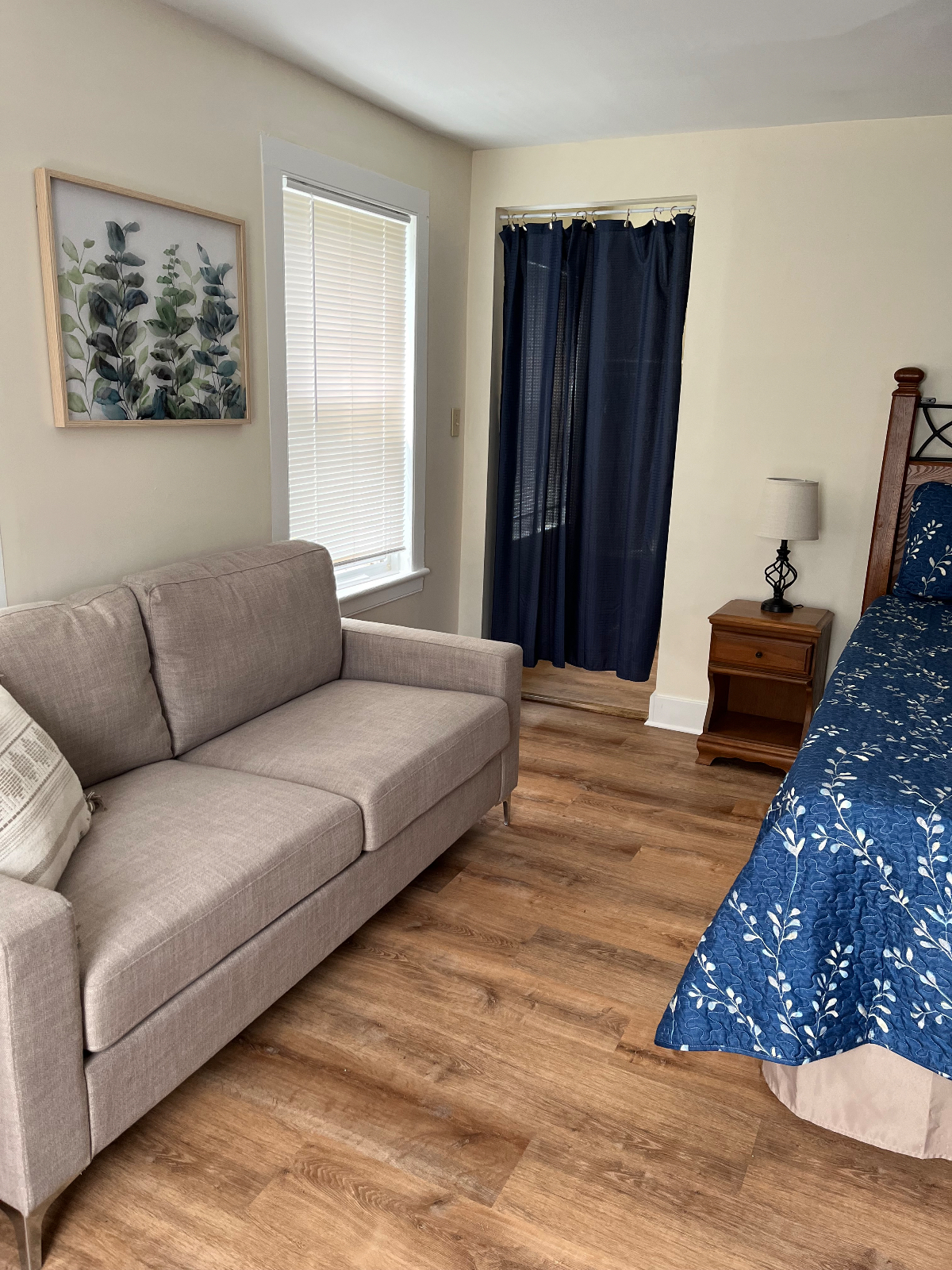 Cozy studio close to hospital and downtown Saratoga - Photo 12