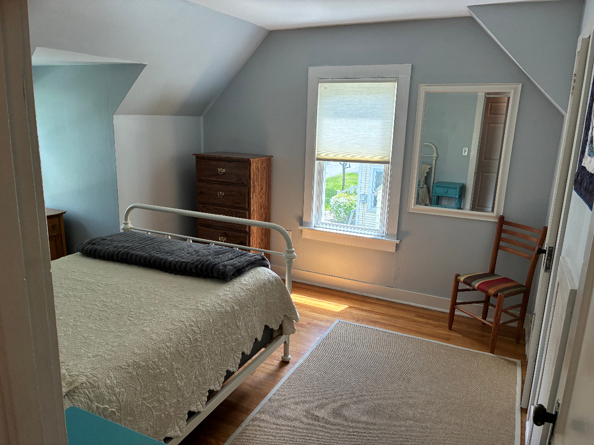 Homey apartment in quiet neighborhood. - Photo 3