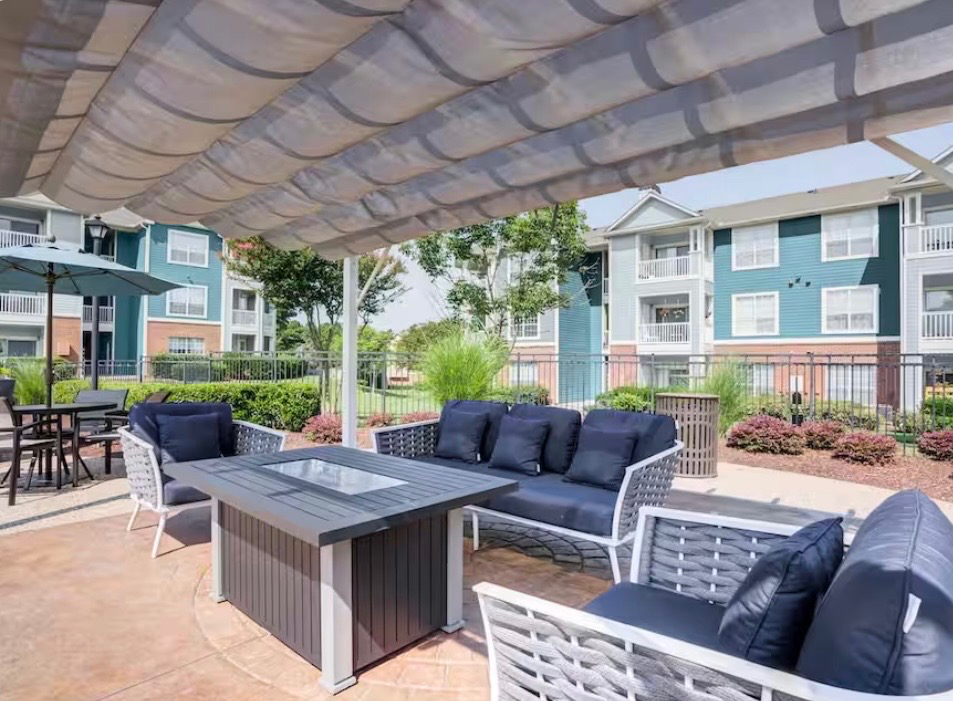 Beautiful Condo off Glenwood Ave - Photo 9