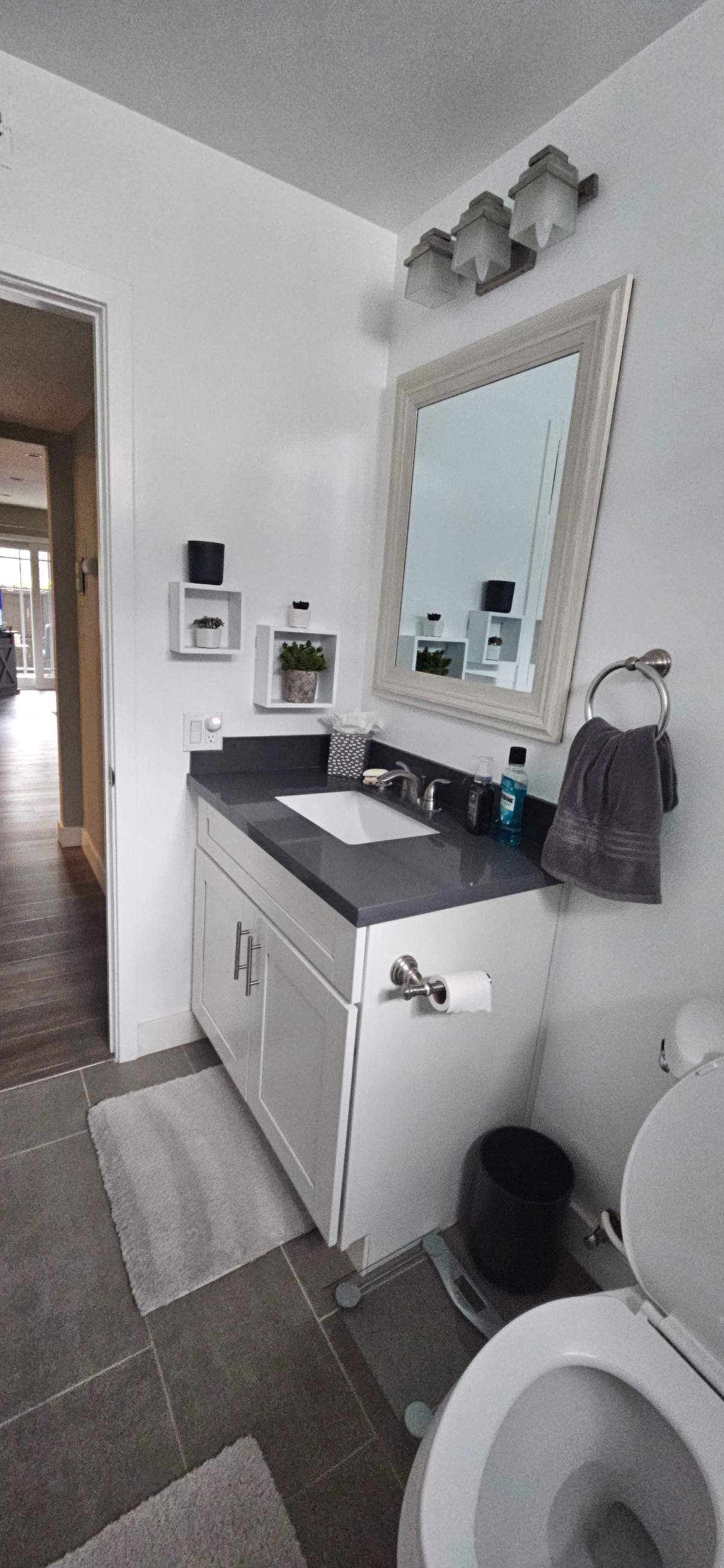 Inviting Condo Room With Private Bath In Prime Location Near Major Hospitals - Photo 3