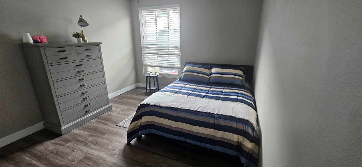 Inviting Condo Room With Private Bath In Prime Location Near Major Hospitals - Photo 1