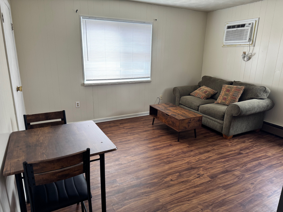 Laurel Apartment - 2 - Photo 2