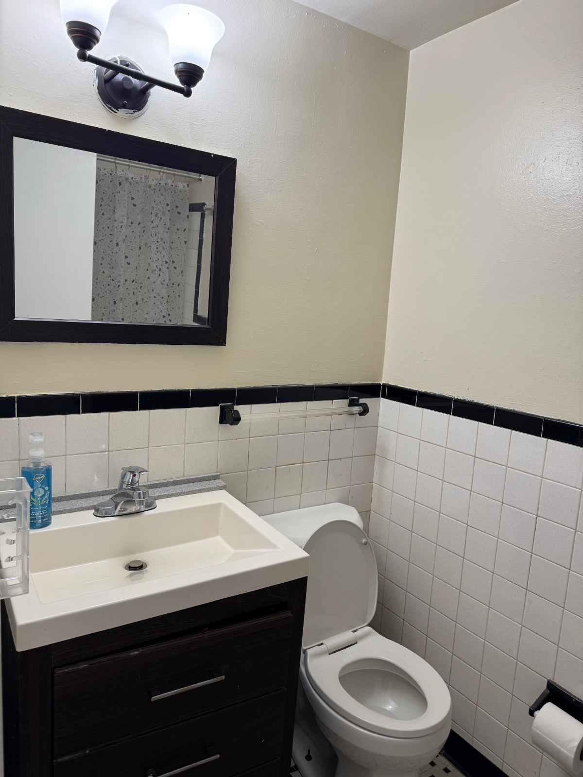 Laurel Apartment - 2 - Photo 10
