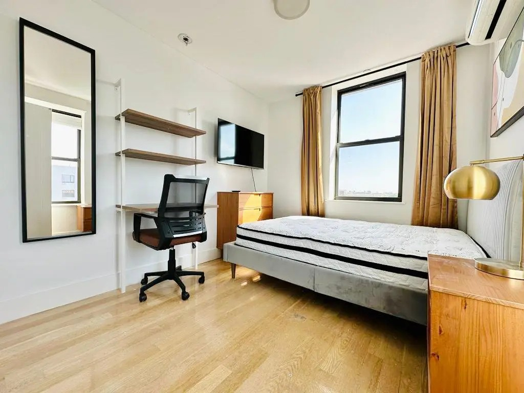 Lux building, Gym, Laundry, Private Terrace, 562 - Photo 4