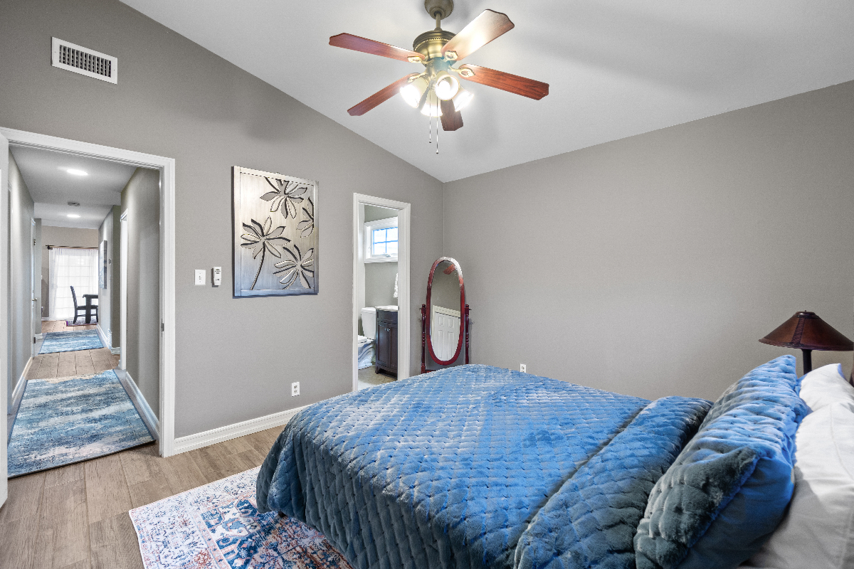 Centrally Located 3 BR Home in Quiet Neighborhood - Photo 6