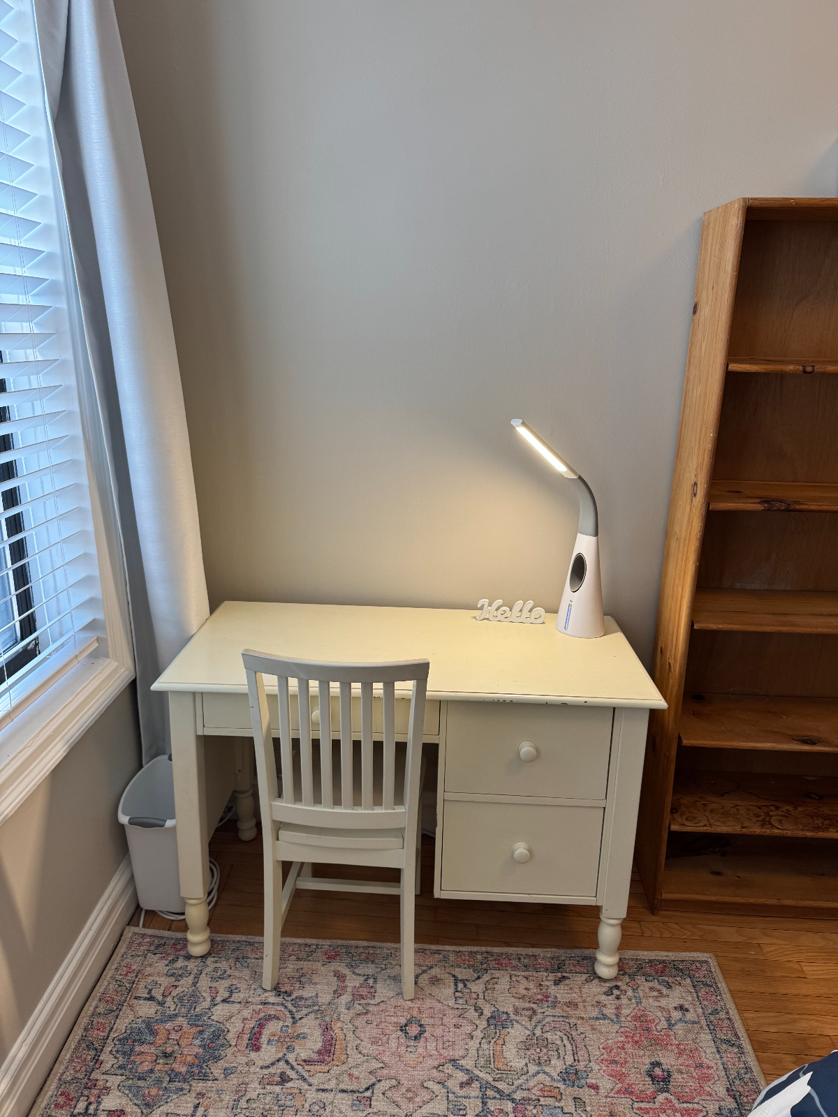 Norwood room in historic building steps from Montefiore Hospital - Photo 4