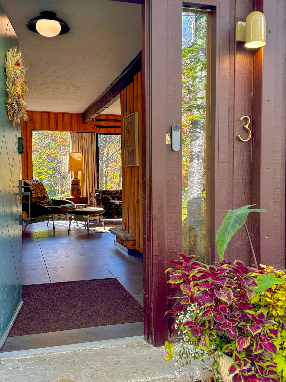 Modern Mountain House - A/C & Hot Tub - Photo 4