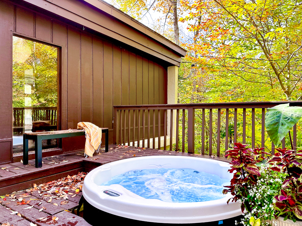 Modern Mountain House - A/C & Hot Tub - Photo 2