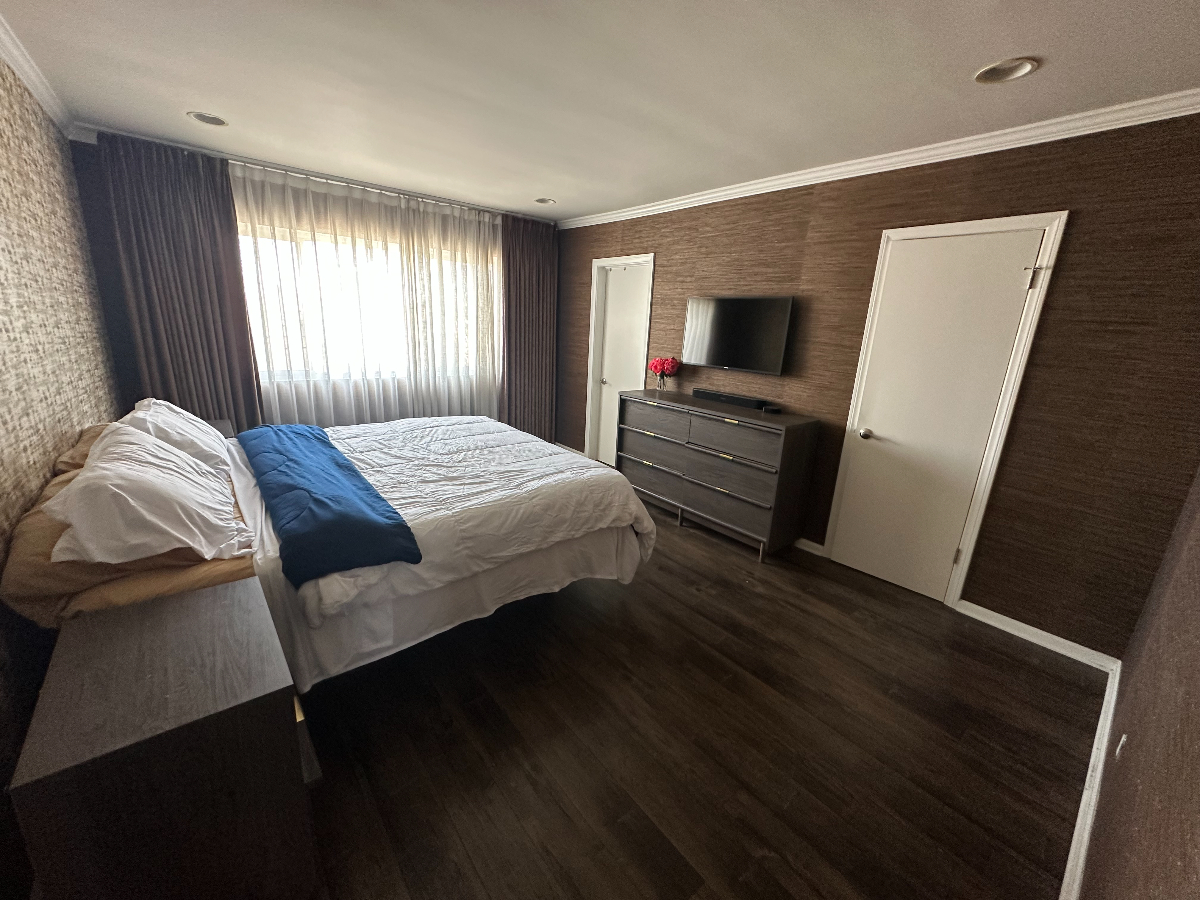 Upgraded Condo - Photo 3