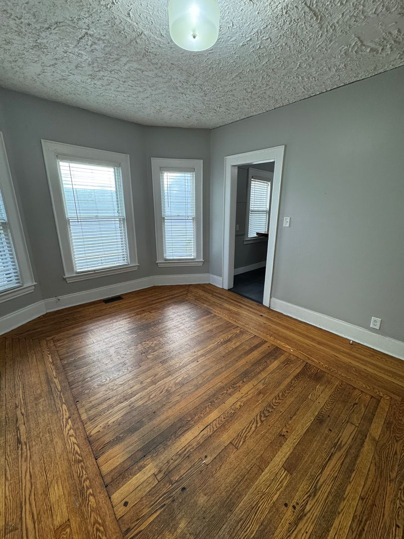 Freshly Renovated 3bdrm Furnished in the Westcott Area - Photo 1