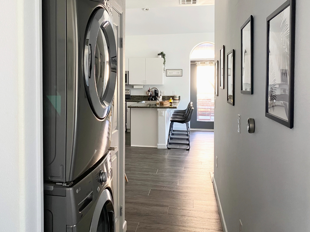 Little Italy-Dog Friendly-2bd/2ba 2 King beds, Pool, Gym, 2Parking - Photo 4