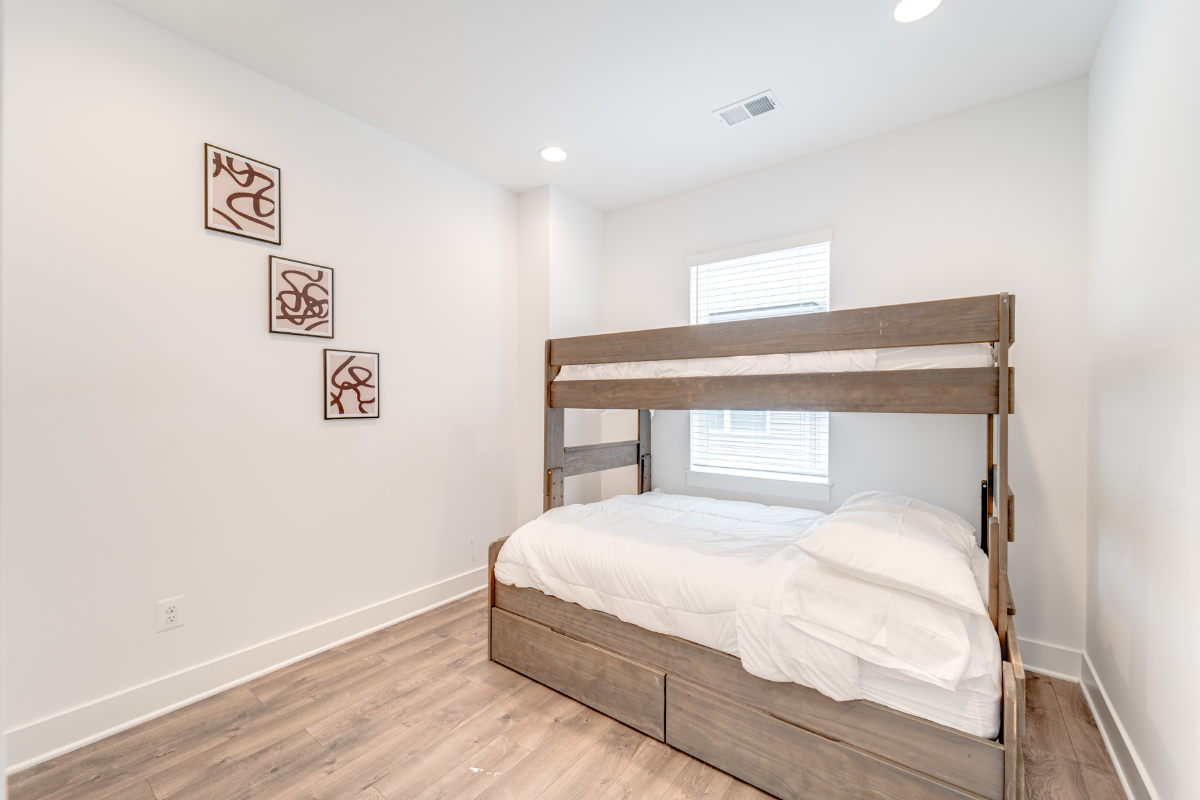 Luxury Totten View Furnished Washington DC Townhome with 2 Car Garage and Rooftop - Photo 4