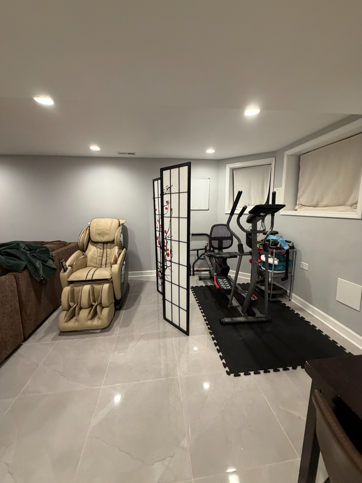 Beautiful Woodlawn Home- Furnished 5 bed 4bath with 2 kitchens & gym - Photo 6