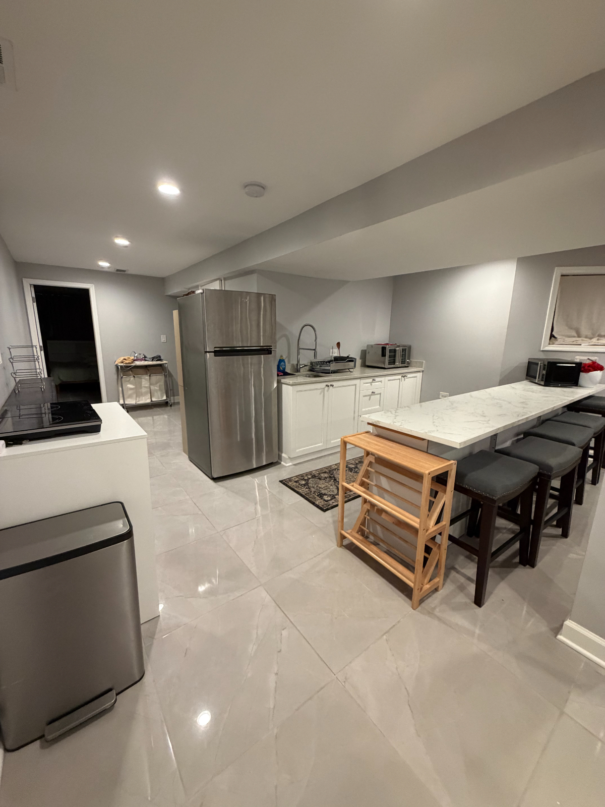 Beautiful Woodlawn Home- Furnished 5 bed 4bath with 2 kitchens & gym - Photo 8