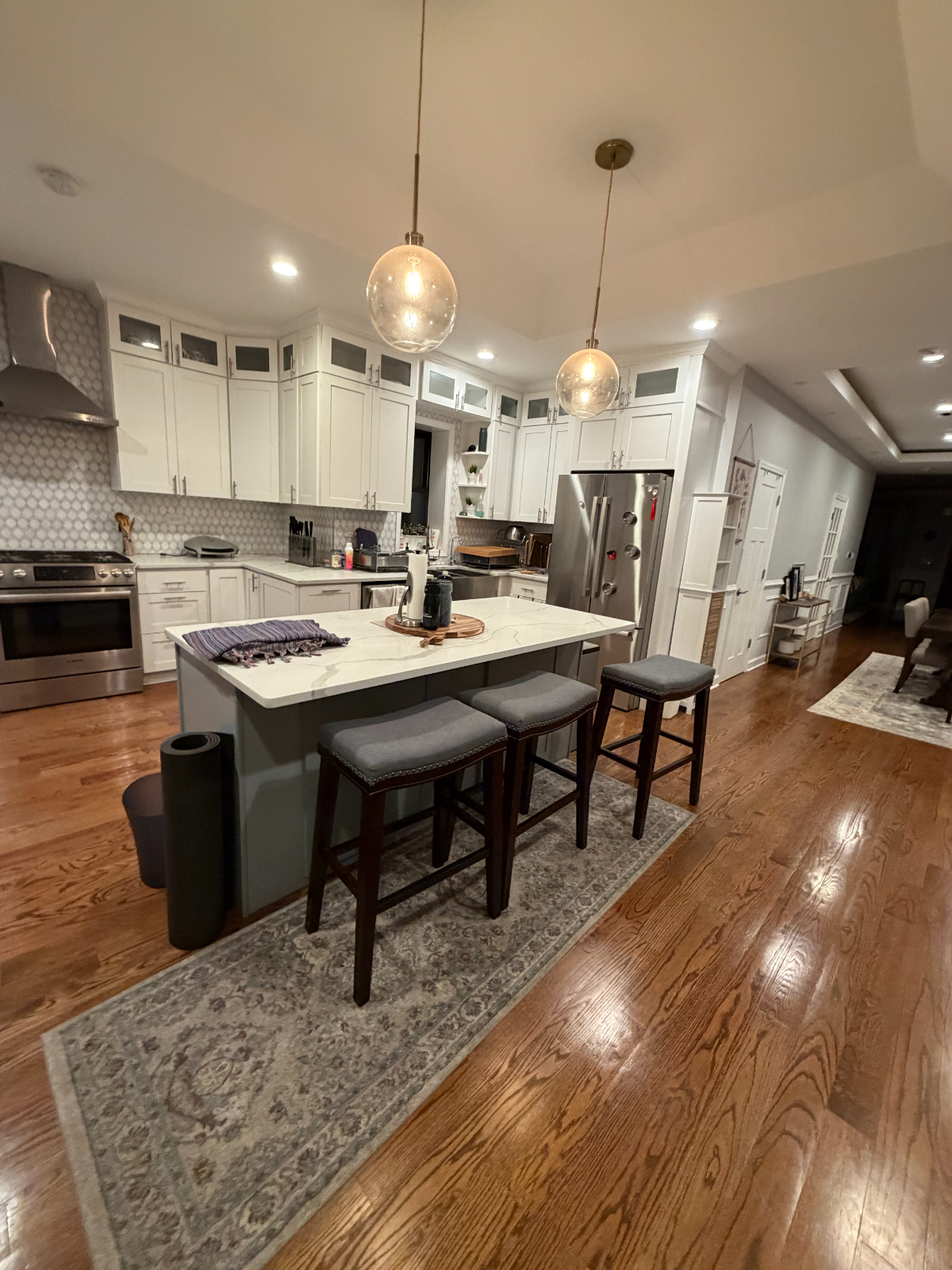 Beautiful Woodlawn Home- Furnished 5 bed 4bath with 2 kitchens & gym - Photo 5