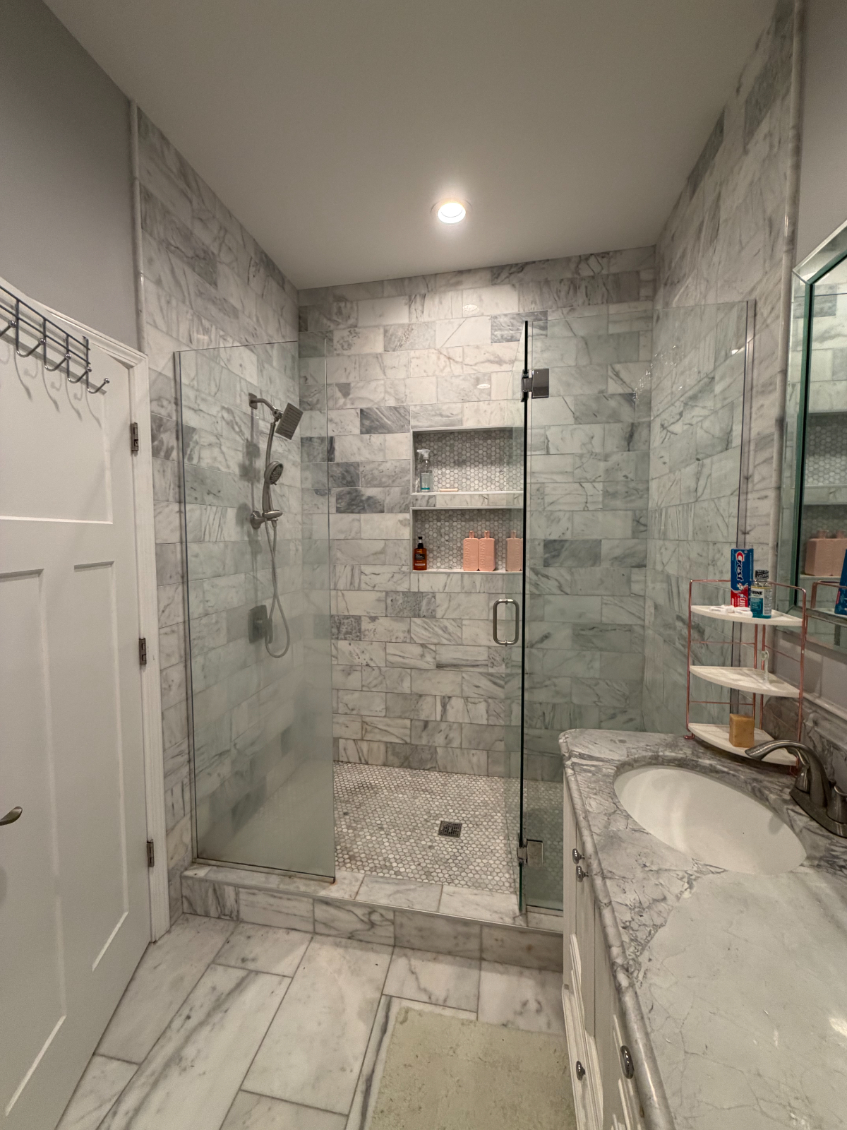 Beautiful Woodlawn Home- Furnished 5 bed 4bath with 2 kitchens & gym - Photo 9