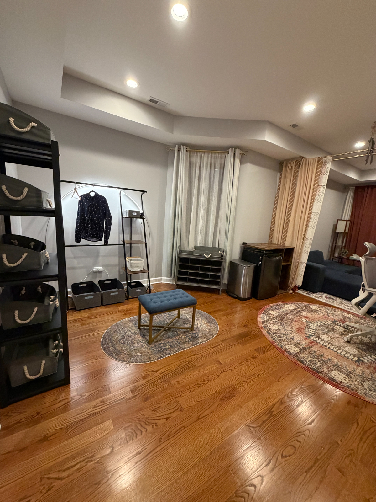 Beautiful Woodlawn Home- Furnished 5 bed 4bath with 2 kitchens & gym - Photo 10