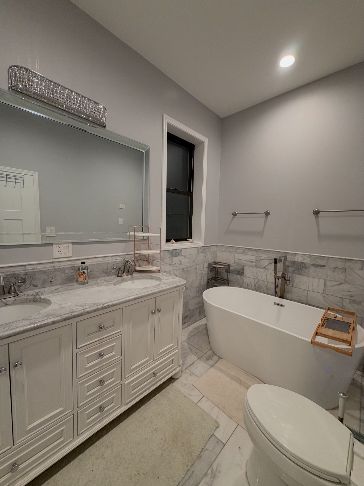 Beautiful Woodlawn Home- Furnished 5 bed 4bath with 2 kitchens & gym
