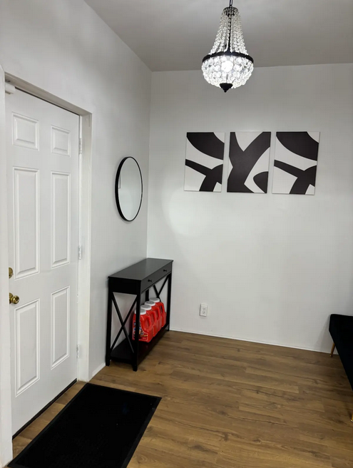 Renovated Townhouse! 7-10 Minutes to Hospitals, Downtown, Airport, Shopping - Photo 6