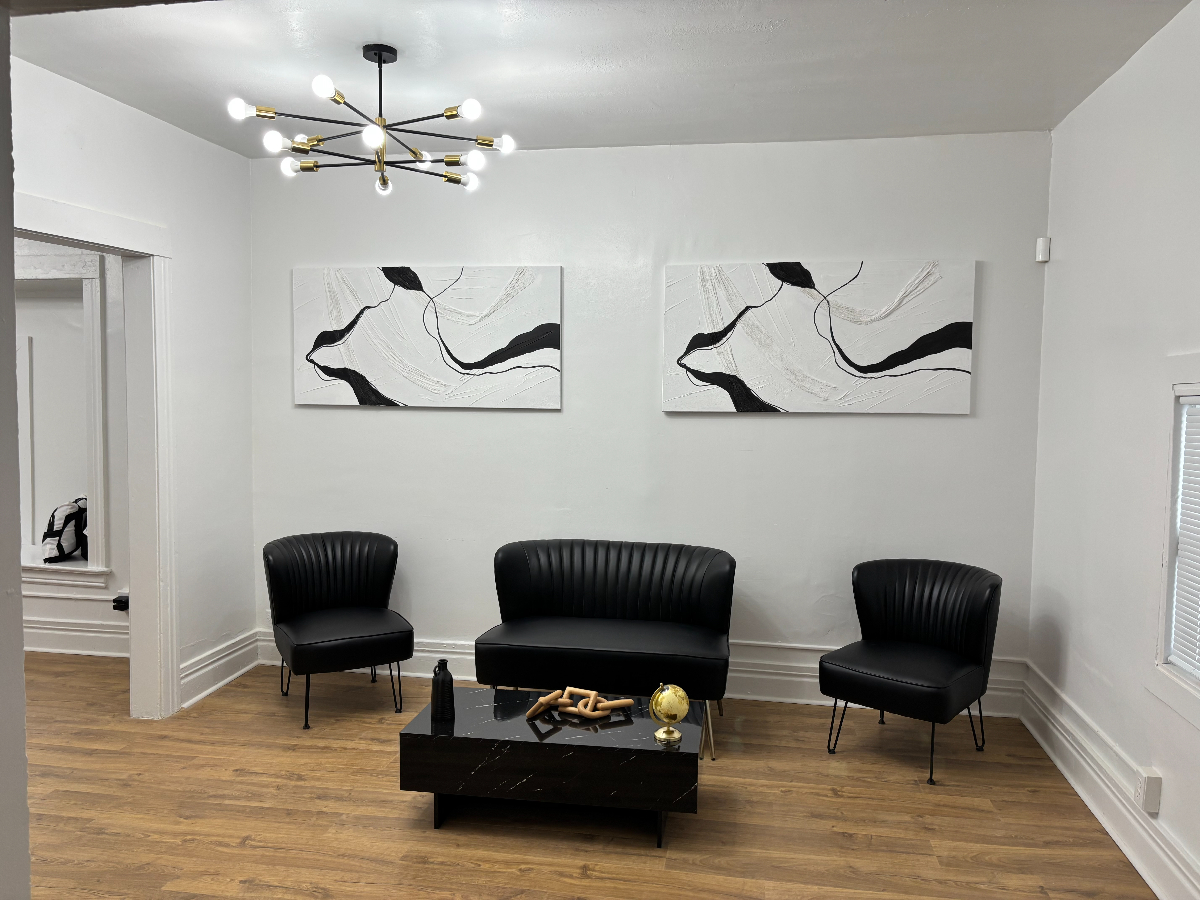 Renovated Townhouse! 7-10 Minutes to Hospitals, Downtown, Airport, Shopping - Photo 8