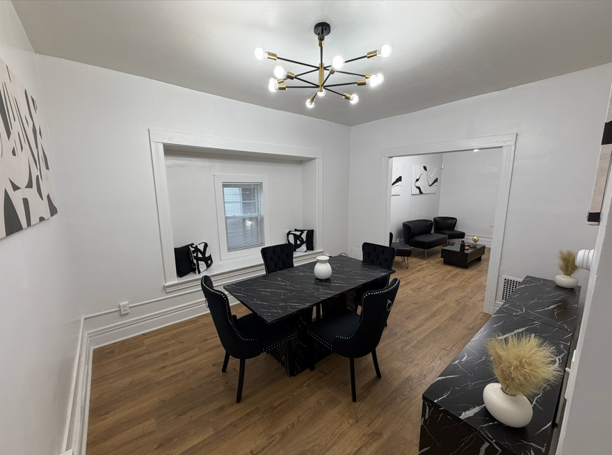 Renovated Townhouse! 7-10 Minutes to Hospitals, Downtown, Airport, Shopping - Photo 3
